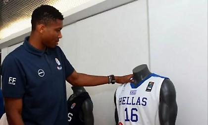 Ο Γιάννης Αντετοκούνμπο υπόσχεται στον… Γκίκα: «Θα είμαι κι εγώ στην Εθνική»