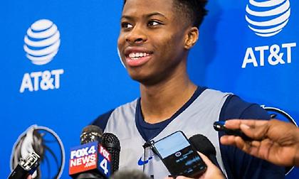 Ντεμπούτο Κώστα Αντετοκούνμπο με Μάβερικς