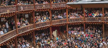 Λονδρέζοι πήγαν θέατρο και πανηγύριζαν για το... Μουντιάλ - Εξαλλοι οι ηθοποιοί