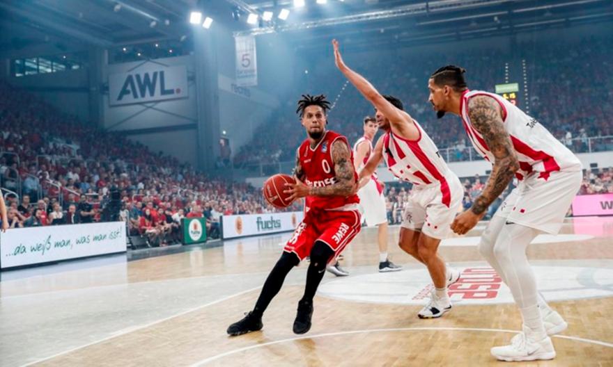 Είπε «αντίο» στον Χάκετ η Μπάμπεργκ