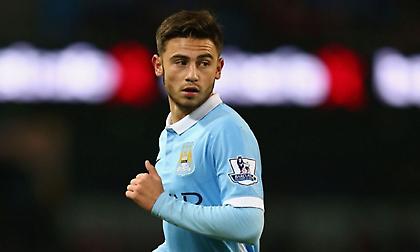 Κοντά σε Πάτρικ Ρόμπερτς η Λέστερ