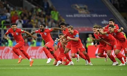 It’s coming home «έγραψε» τρέχοντας Άγγλος δρομέας στο δρόμο!