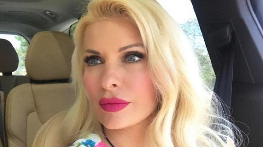 Mε... σέξι διάθεση στα Κουφονήσια η Μενεγάκη