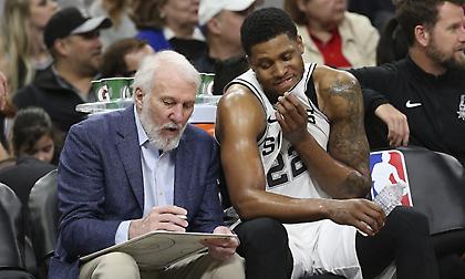 Έμεινε και επίσημα στους Σπερς ο Γκέι