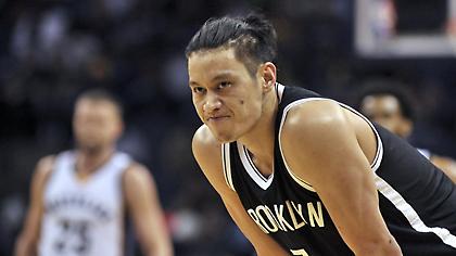 Πήραν Λιν οι Χοκς, στην έξοδο ο Σρέντερ