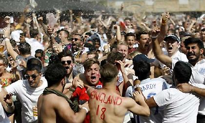 Η... πορεία των Άγγλων οπαδών στο Μουντιάλ! (video)