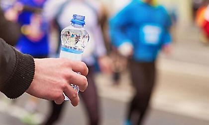 6 ροφήματα που δεν πρέπει να πιείτε ποτέ πριν τρέξετε