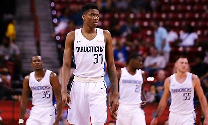 Ενθουσιασμός στους Μάβερικς με Κώστα Αντετοκούνμπο