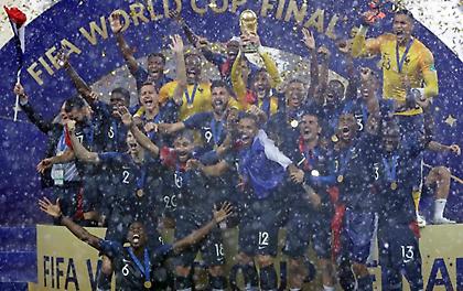 Η απονομή του τροπαίου στη Γαλλία (video)