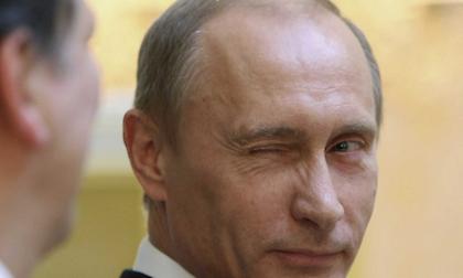 Όλοι λούτσα στον τελικό του Μουντιάλ και ο Πούτιν… αδιάβροχος (pics)