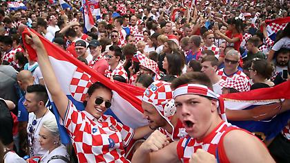 Έτοιμη η υποδοχή ηρώων για την Κροατία (pics)