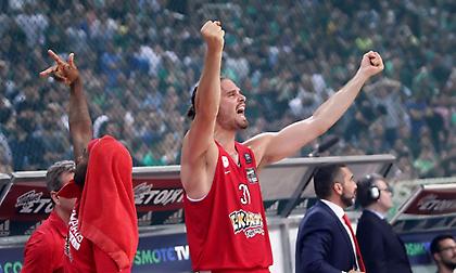 Μπόγρης: «Μάθημα για όλους η τελευταία σεζόν-Τρέλα και πάθος ο Ολυμπιακός»