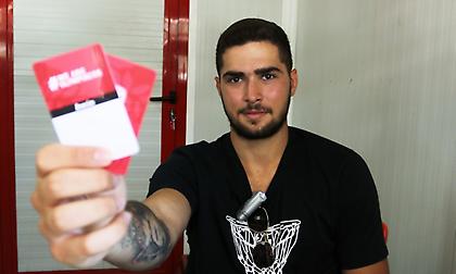 Εξυπηρέτησε τους φίλους του Ολυμπιακού ο Τολιόπουλος (pics/video)