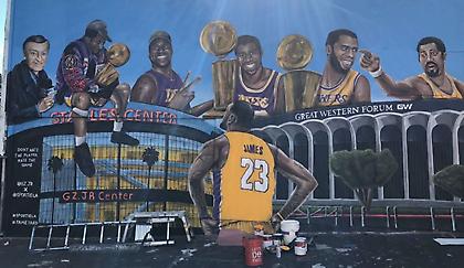 Βανδάλισαν την τοιχογραφία του Λεμπρόν στο LA (pics)