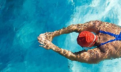 Ασκήσεις για δυνατή προπόνηση μέσα στη θάλασσα!