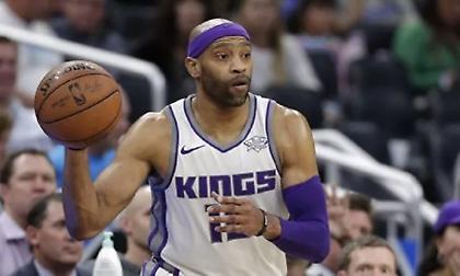 Ο Βινς Κάρτερ σχολιάζει τα κορυφαία καρφώματα της καριέρας του! (vid)