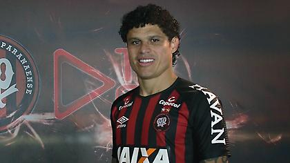 Υπέγραψε στην Ατλέτικο Παραναένσε ο Αζεβέδο (pic)