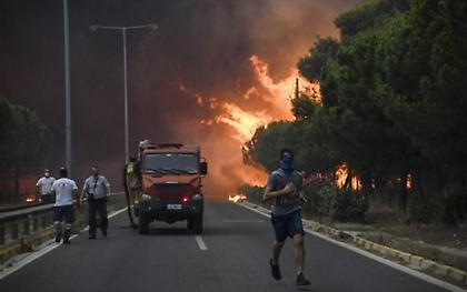Ο ΣΕΓΑΣ κοντά στα θύματα των φονικών πυρκαγιών