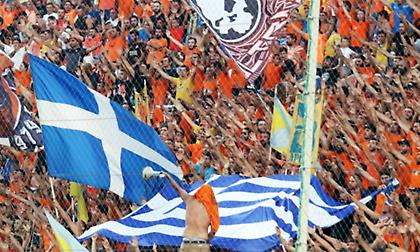 Το πανό των οπαδών του ΑΠΟΕΛ για την Ελλάδα και τις πυρκαγιές (pic)