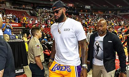 ΛεΜπρόν: «Να κάνουμε τους Λέικερς ξανά πρωταθλητές»