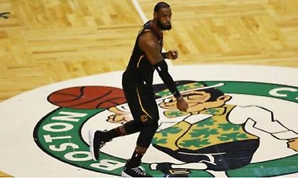 Εγκαινιάζει το δικό του σχολείο ο ΛεΜπρόν! (photo)