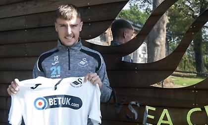 Ανακοινώθηκε από τη Σουόνσι ο Μακέι