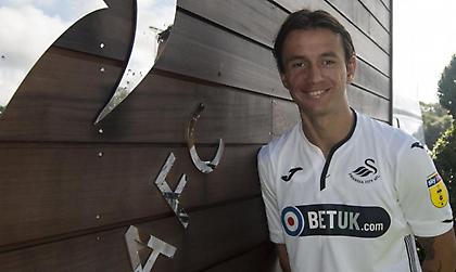 Έγινε «Κύκνος» και επίσημα  ο Σελίνα