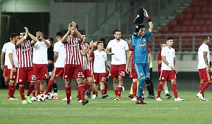 Το Καραϊσκάκη που «καίει» η μπάλα κι η εικόνα των στόπερ