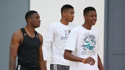 Αδέλφια Αντετοκούνμπο: « Χρόνια πολλά μπαμπά,μας λείπεις».