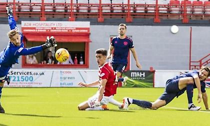 Πρεμιέρα με… καρέ για τη Χαρτς