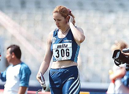 Η ημέρα που η Τασούλα Κελεσίδου περπάτησε από το ΟΑΚΑ μέχρι τους Αμπελοκήπους για… ιερό σκοπό