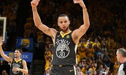 Μανωλάς όπως λέμε… Στεφ Κάρι! (video)