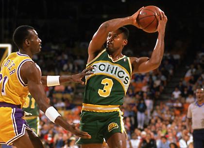 Έβαλε δύο «τετράποντα» και έγινε ο πιο «βιονικός» παίκτης του ΝΒΑ. Ένα αφιέρωμα στον Ντέιλ Έλις