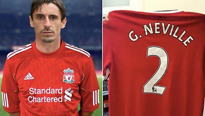 Έχασε στοίχημα και θα εμφανιστεί με φανέλα Λίβερπουλ ο Νέβιλ!