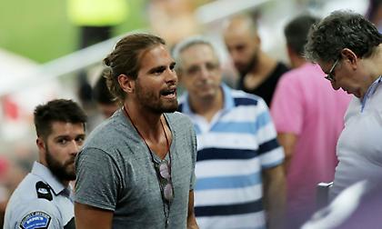 Στο Καραϊσκάκη Μπόγρης, Παπανικολάου και Μάντζαρης (pics)