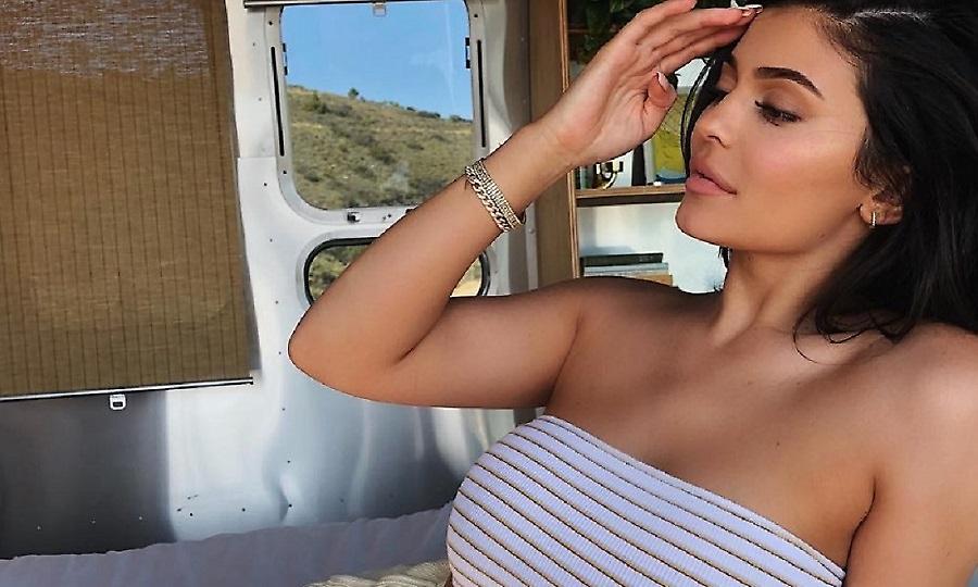 Η φωτογραφία της Kylie Jenner που συγκέντρωσε πάνω από 10 εκατομμύρια likes