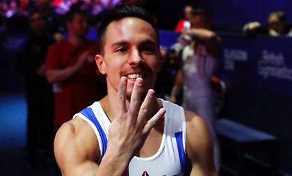 Η απονομή του χρυσού στον... βασιλιά Πετρούνια και η ανάκρουση του Εθνικού Ύμνου (video)