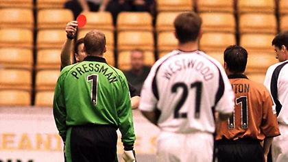 Ο τερματοφύλακας που αποβλήθηκε στα 13 δευτερόλεπτα