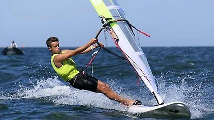 Πήρε δύο ασημένια μετάλλια ο Καλπογιαννάκης στο σερφ