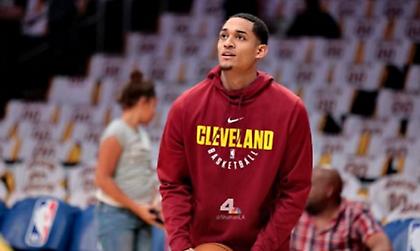 Κλάρκσον: Όχι απλώς «παρών», αλλά και σημαιοφόρος των Φιλιππίνων (photos)