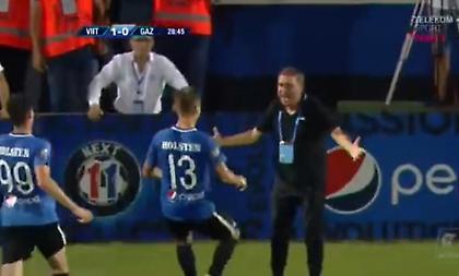 «Αεροπλανική» γκολάρα από 19χρονο στη Ρουμανία (video)