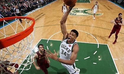 Τα καλύτερα του Αντετοκούνμπο από τη σεζόν 2017/18 (video)