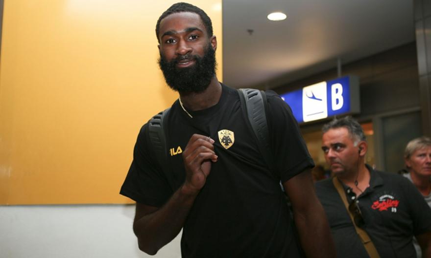 Ήρθε για ΑΕΚ και ο Σαντ-Ρος (pics)