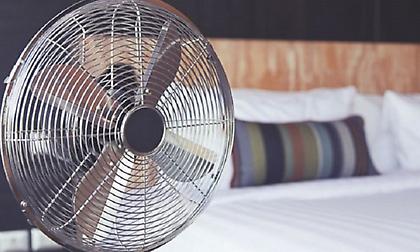 Γιατί ειδικά οι δρομείς δεν πρέπει να κοιμούνται με ανεμιστήρα το βράδυ