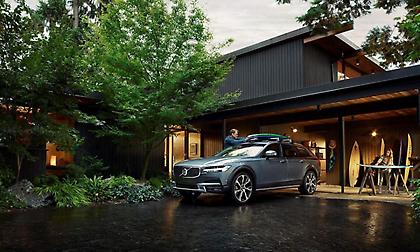 Volvo V90 Cross Country: Λατρεύει την περιπέτεια
