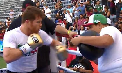 Η ανοικτή προπόνηση του Κανέλο ενόψει Γκολόβκιν (video)