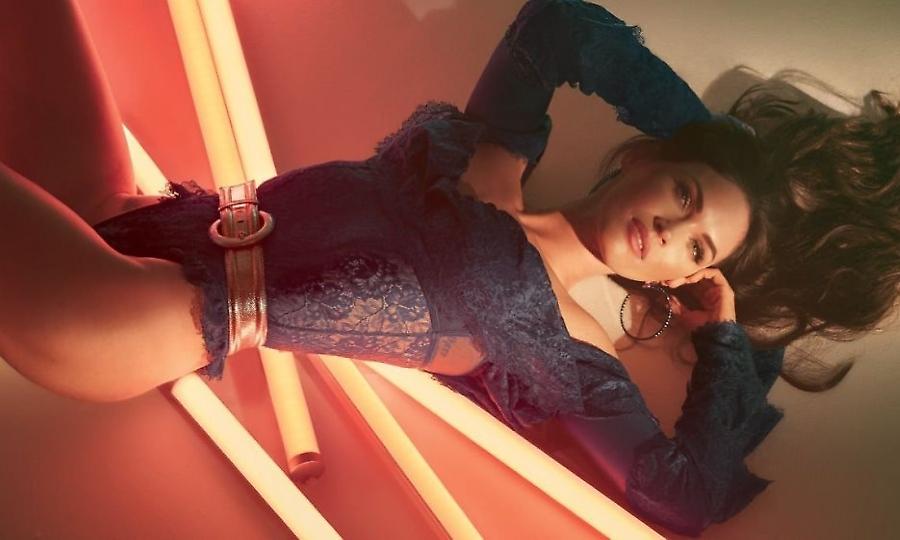 Η Μέγκαν Φοξ... καλωσορίζει το φθινόπωρο με νέα σέξι εσώρουχα