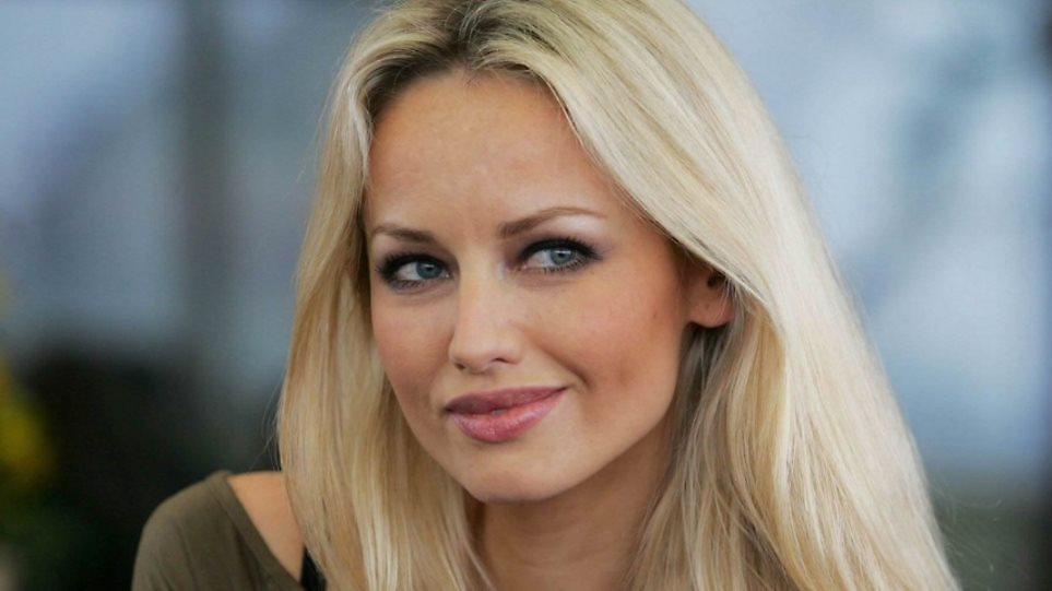 Μαμά στα 46 της για πρώτη φορά η Αντριάνα Σκλεναρίκοβα