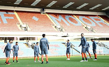 Η προπόνηση του Ολυμπιακού στο Turf Moor (pics)