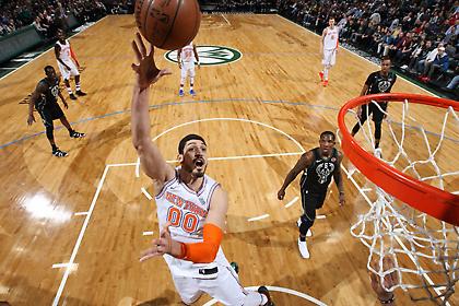 Σνομπάρει τους Μπακς ο Καντέρ